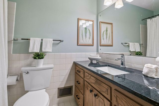 2095 Kelly Drive, Golden Valley, MN 55427