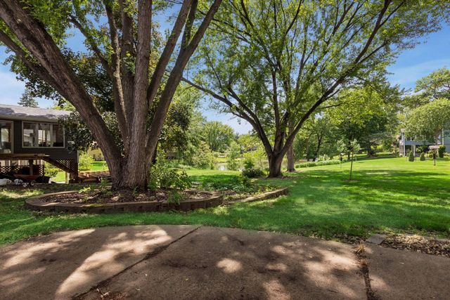 2095 Kelly Drive, Golden Valley, MN 55427