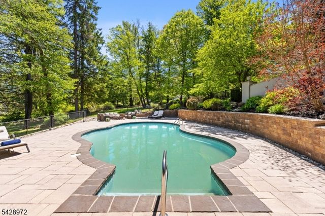 2 Manor Dr, Sparta Twp., NJ 07871