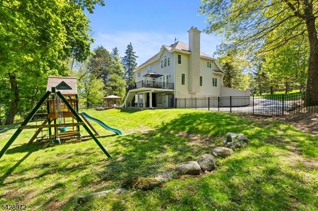 2 Manor Dr, Sparta Twp., NJ 07871