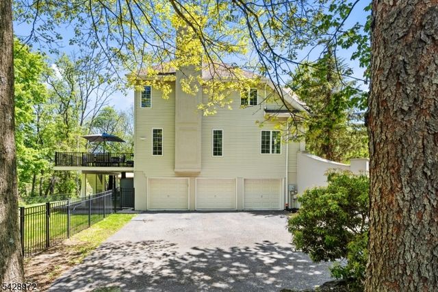 2 Manor Dr, Sparta Twp., NJ 07871