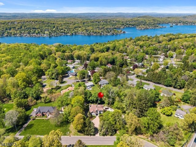 2 Manor Dr, Sparta Twp., NJ 07871