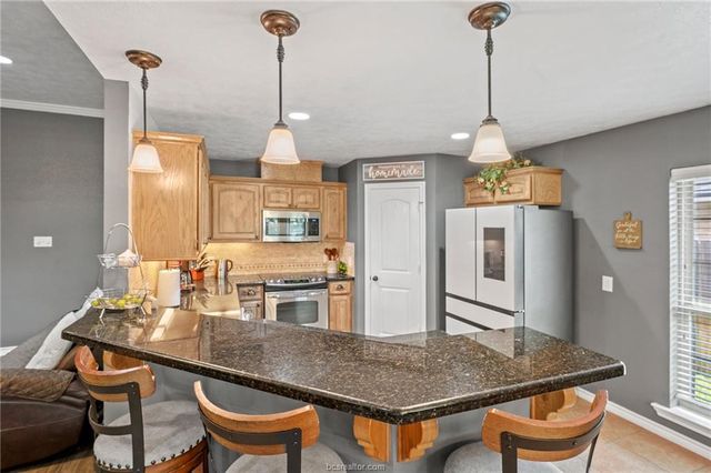 912 Emerald Dove Avenue, College Station, TX 77845