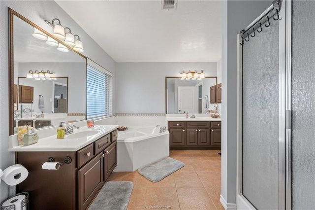 912 Emerald Dove Avenue, College Station, TX 77845