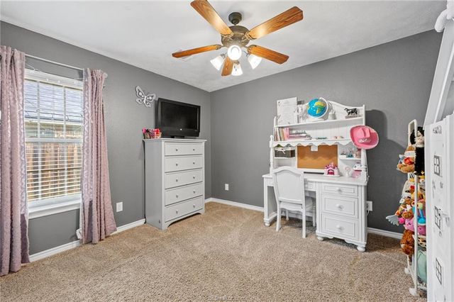 912 Emerald Dove Avenue, College Station, TX 77845