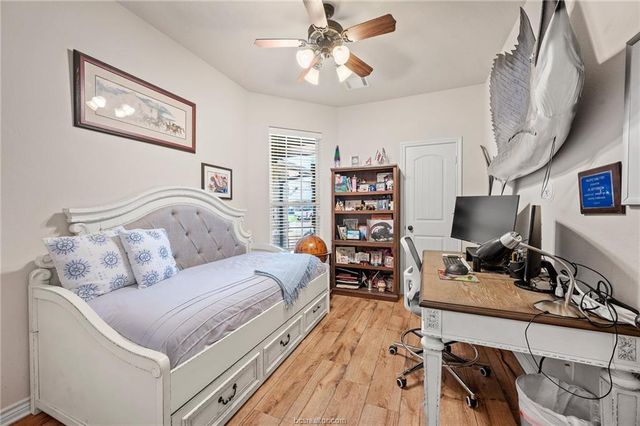 912 Emerald Dove Avenue, College Station, TX 77845