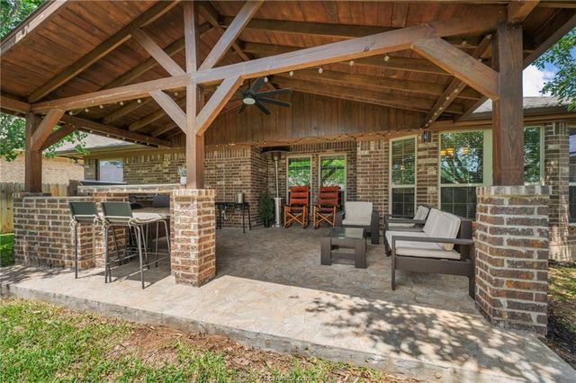 912 Emerald Dove Avenue, College Station, TX 77845