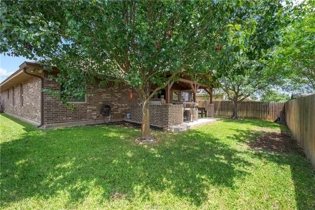 912 Emerald Dove Avenue, College Station, TX 77845