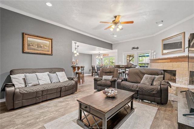 912 Emerald Dove Avenue, College Station, TX 77845