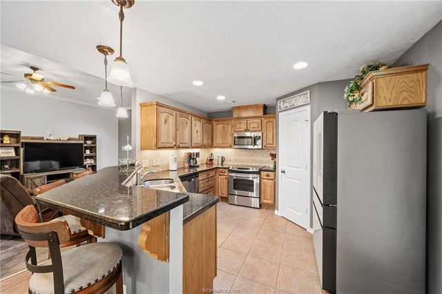 912 Emerald Dove Avenue, College Station, TX 77845