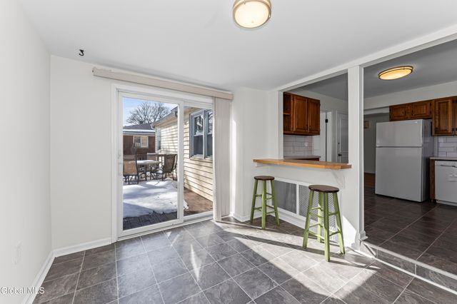 52 Lawnridge Avenue, Albany, NY 12208