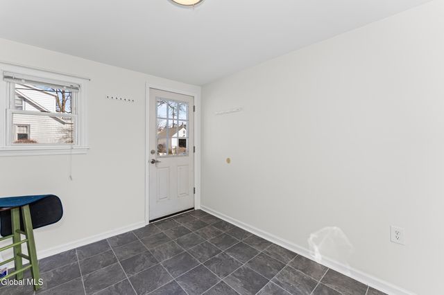 52 Lawnridge Avenue, Albany, NY 12208