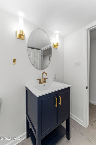 52 Lawnridge Avenue, Albany, NY 12208