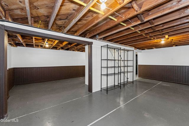 52 Lawnridge Avenue, Albany, NY 12208