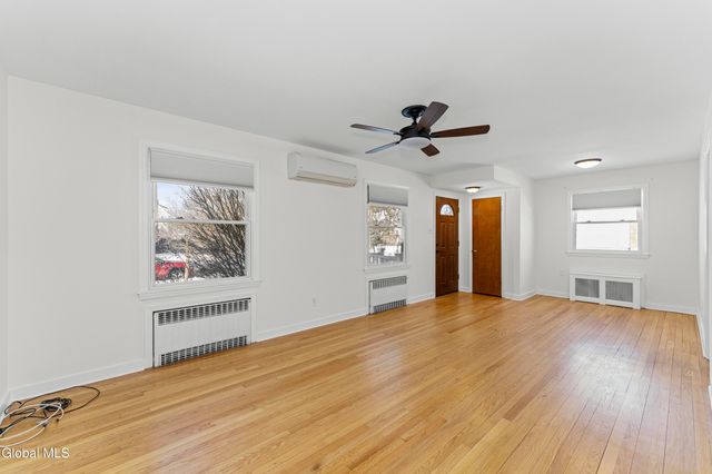 52 Lawnridge Avenue, Albany, NY 12208