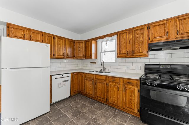 52 Lawnridge Avenue, Albany, NY 12208