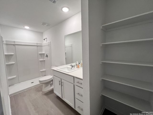 3726 Glade Crk, San Antonio, TX 78245