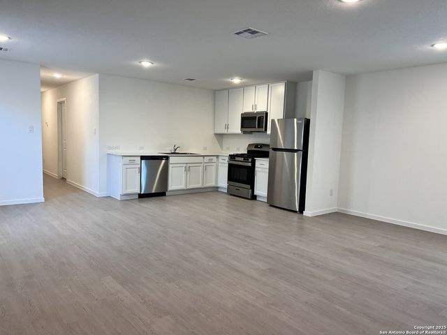 3726 Glade Crk, San Antonio, TX 78245
