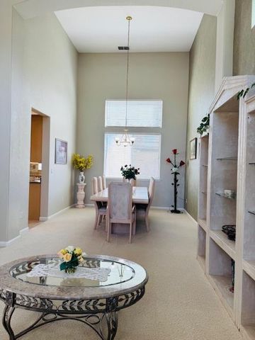 10171 Wildhawk Dr, Sacramento, CA 95829