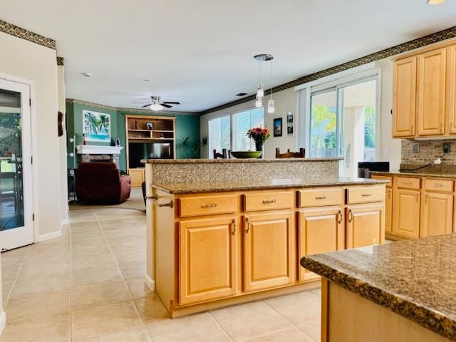 10171 Wildhawk Dr, Sacramento, CA 95829