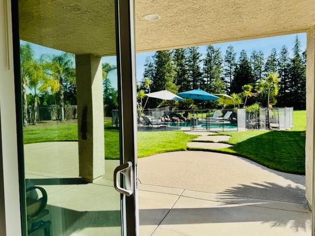 10171 Wildhawk Dr, Sacramento, CA 95829