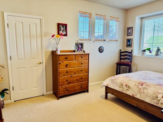 10171 Wildhawk Dr, Sacramento, CA 95829