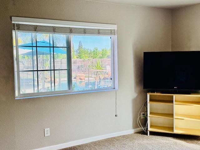 10171 Wildhawk Dr, Sacramento, CA 95829