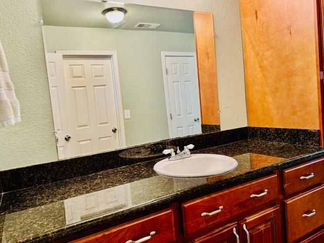 10171 Wildhawk Dr, Sacramento, CA 95829