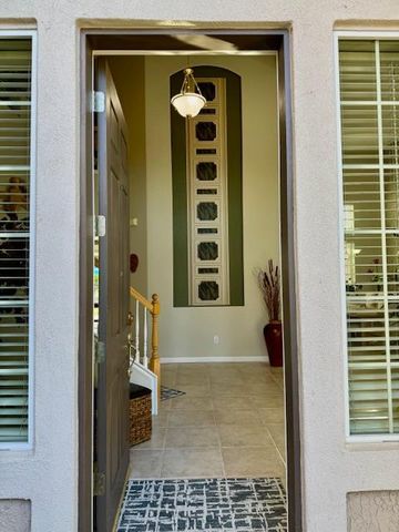 10171 Wildhawk Dr, Sacramento, CA 95829