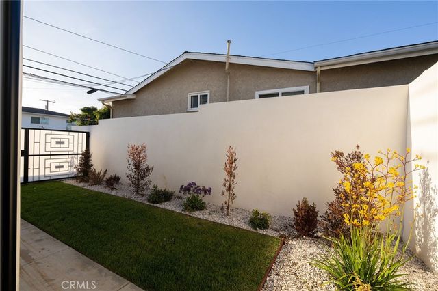 2500 Phelan Lane, Redondo Beach, CA 90278