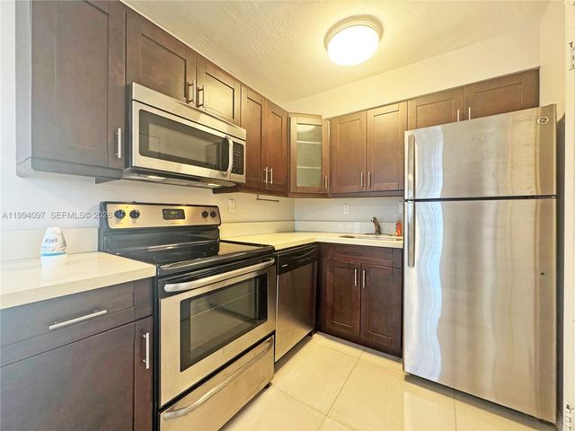 8701 SW 141st St M7, Palmetto Bay, FL 33176