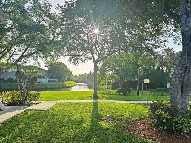 8701 SW 141st St M7, Palmetto Bay, FL 33176