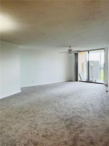 3900 N Hills Drive 412, Hollywood, FL 33021