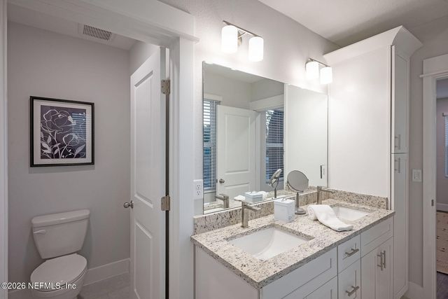 2743 CHELTON Road, Jacksonville, FL 32216