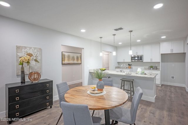 2743 CHELTON Road, Jacksonville, FL 32216