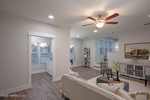 2743 CHELTON Road, Jacksonville, FL 32216