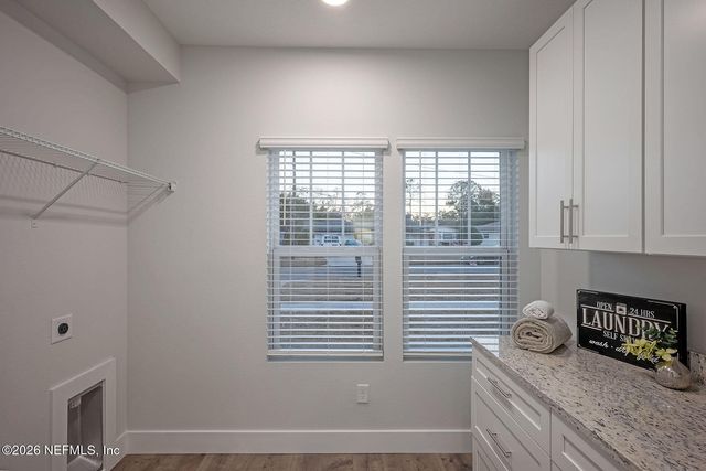 2743 CHELTON Road, Jacksonville, FL 32216