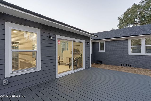 2743 CHELTON Road, Jacksonville, FL 32216