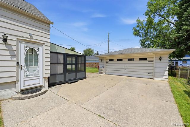 19029 Florian Street, Roseville, MI 48066