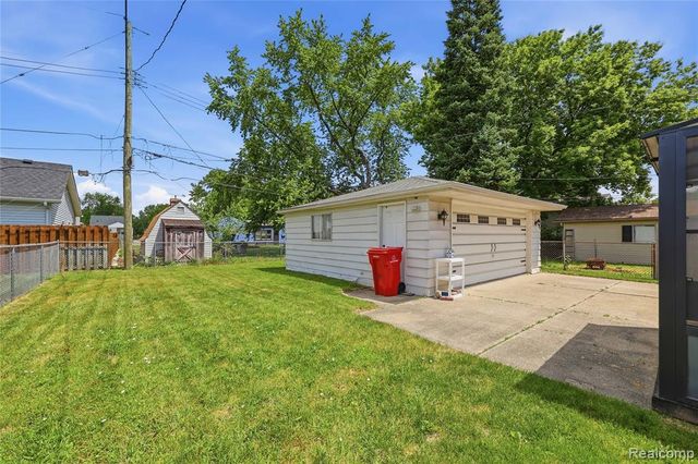 19029 Florian Street, Roseville, MI 48066