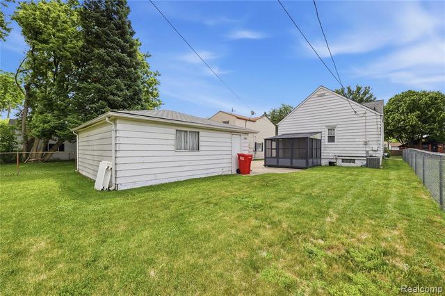 19029 Florian Street, Roseville, MI 48066