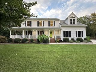 621 School House RD, Chesapeake, VA 23322