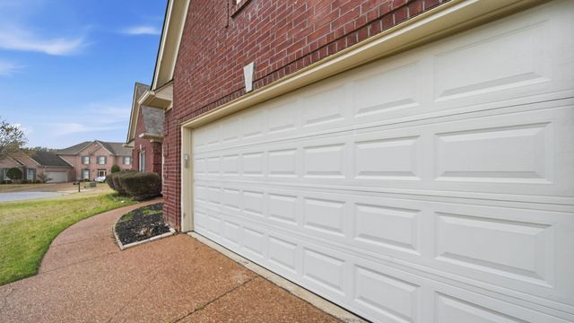 9178 OLD BROOK CV, Memphis, TN 38018