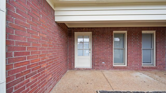 9178 OLD BROOK CV, Memphis, TN 38018