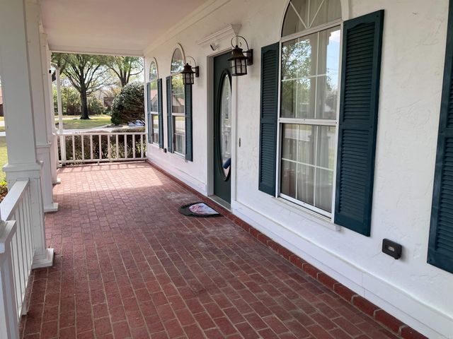 9 River Oaks Boulevard, Searcy, AR 72143
