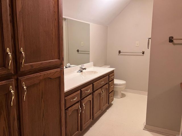 9 River Oaks Boulevard, Searcy, AR 72143