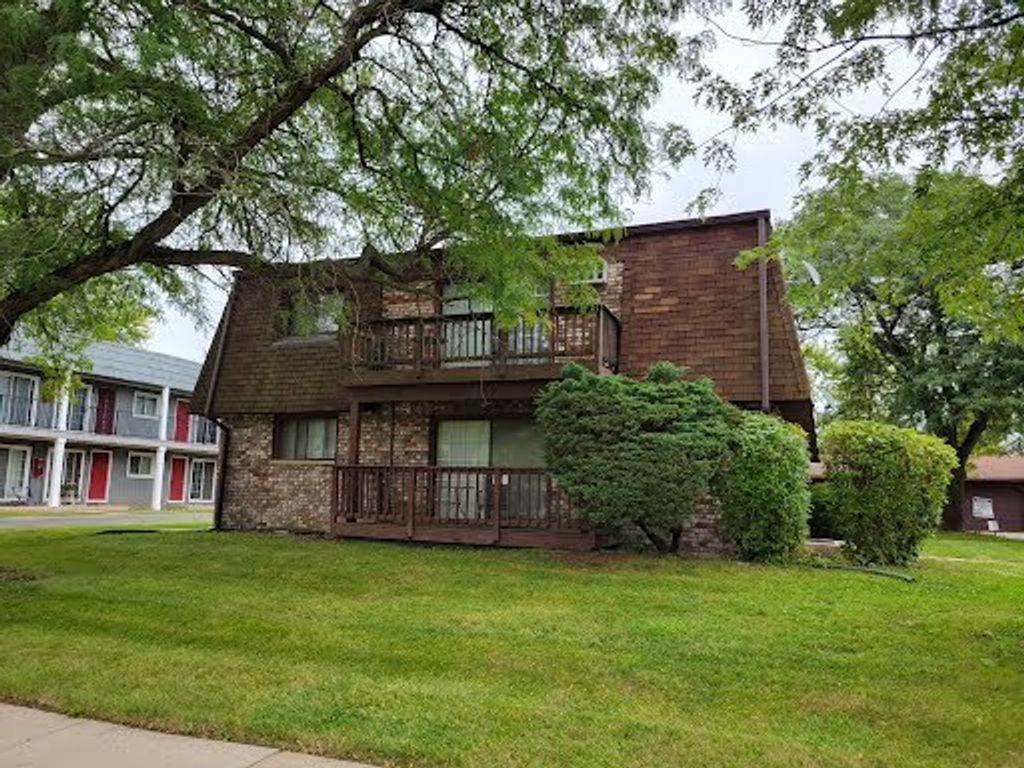 1695 Felten Street B, Aurora, IL 60505