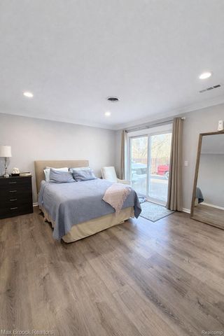 6510 Saline Drive, Waterford Charter Township, MI 48329