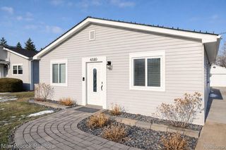 6510 Saline Drive, Waterford Charter Township, MI 48329