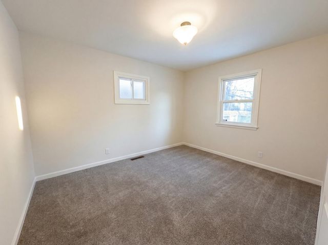 6907 52nd Avenue N, Crystal, MN 55428